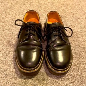 Dr. Martens 1461 “the Original” size 4 low top shoe.
